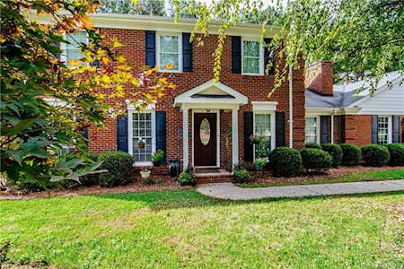 122 Linville Dr Matthews, NC 28105