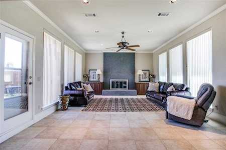6033 Daven Oaks Drive Dallas, TX 75248