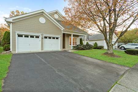 5 Goldensprings Dr Lakewood, NJ 08701