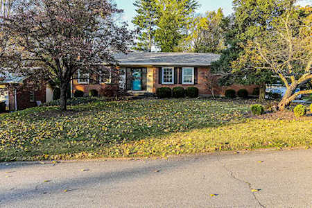 1121 Broadfields Dr Louisville, KY 40207