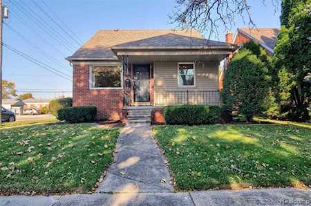 15682 Euclid Ave Allen Park, MI 48101