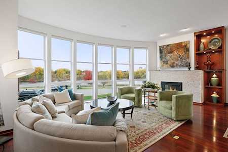 2307 River Pointe Circle Minneapolis, MN 55411