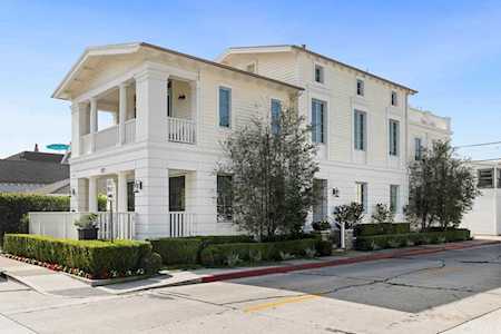 227 Onyx Avenue Newport Beach, CA 92662