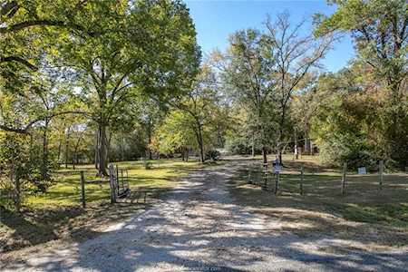 6805 Koppe Bridge Rd College Station, TX 77845