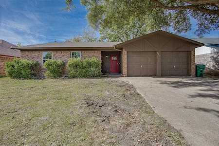8013 Berrybrook Drive Watauga, TX 76148