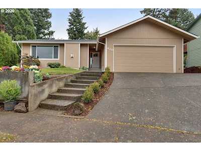 420 NE Hacienda Pl Gresham, OR 97030