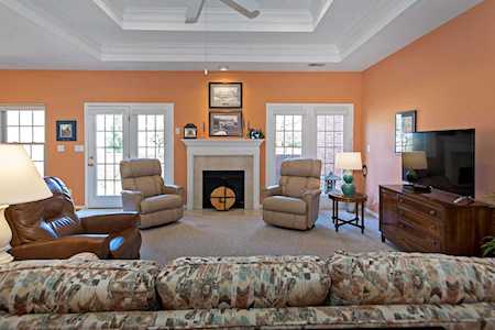 4007 Beech Tree Ct Louisville, KY 40220