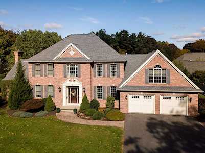 10 Greenwich Road Longmeadow, MA 01106