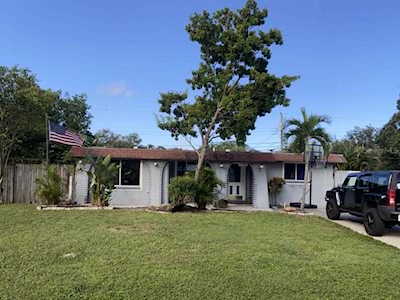 5508 Pine CIRCLE NE St Petersburg, FL 33703