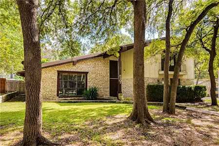 9307 Queenswood DR Austin, TX 78748