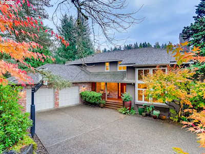 2934 Tolkien Ln Lake Oswego, OR 97034
