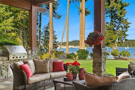 172 Ebb Tide Ct Port Ludlow, WA 98365