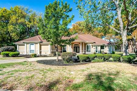 5833 Forest River Drive Fort Worth, TX 76112