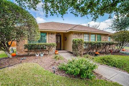 3941 Los Robles Drive Plano, TX 75074