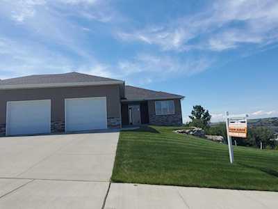 223 SW Cobblestone Loop Mandan, ND 58554