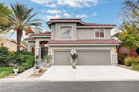 2017 Scarlet Rose Dr Las Vegas, NV 89134