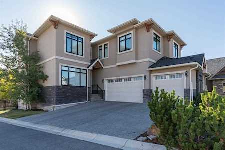 71 Elmont Rise SW Calgary, AB T3H 4X9