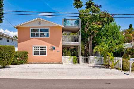 2211 Avenue C Bradenton Beach, FL 34217