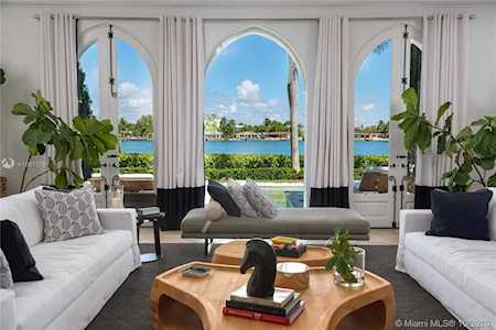 64 La Gorce Cir Miami Beach, FL 33141