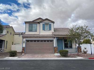 8121 Aurora Mist St Las Vegas, NV 89113