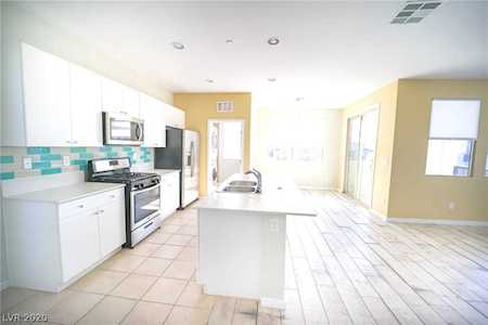 11251 Hidden Peak Ave #305 Las Vegas, NV 89135