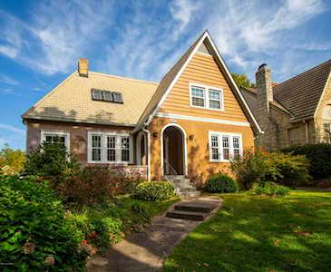 2877 Riedling Dr Louisville, KY 40206