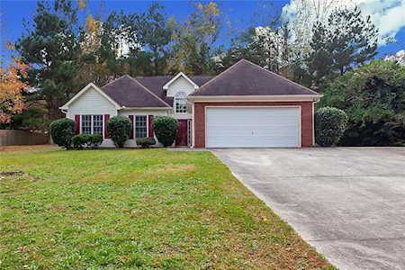 2577 Twin Oaks Dr SW Marietta, GA 30064