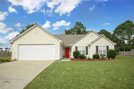 2020 Meadowglen Ln Loganville, GA 30052