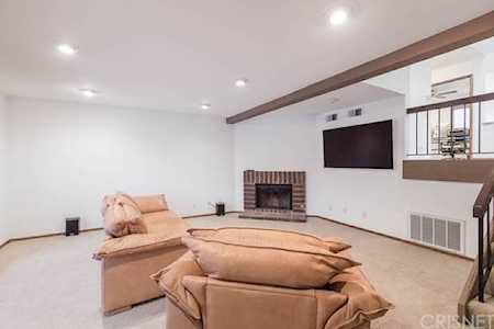 5800 Owensmouth Avenue #30 Woodland Hills, CA 91367