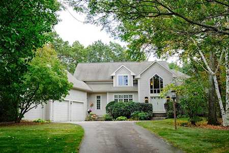 168 Bridle Trail Rd Needham, MA 02492