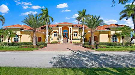11 Paradise Ln Treasure Island, FL 33706