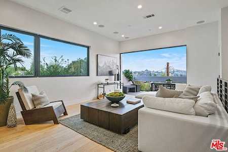 3258 Colony Circle Los Angeles, CA 90027