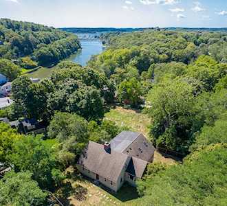 8 Nashua Ave Gloucester, MA 01930