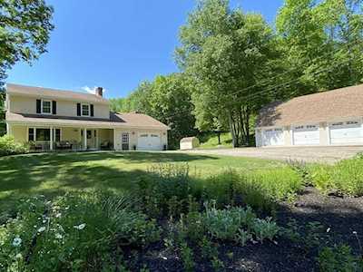 121 Chamberlain Hill Rd Barre, MA 01005
