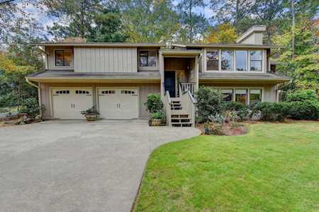 8865 North Mount Dr Johns Creek, GA 30022
