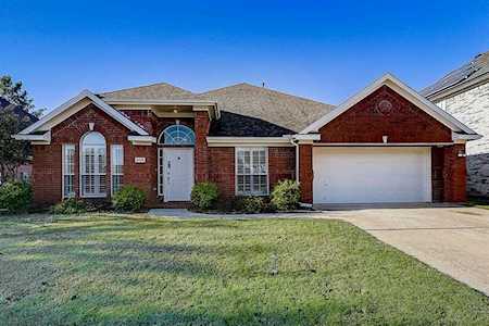 4016 Falcon Ridge Drive Haltom City, TX 76137
