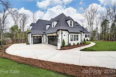 9400 Sir Huon Ln Waxhaw, NC 28173