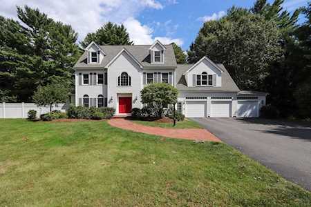 25 Cider Hill Lane Sherborn, MA 01770