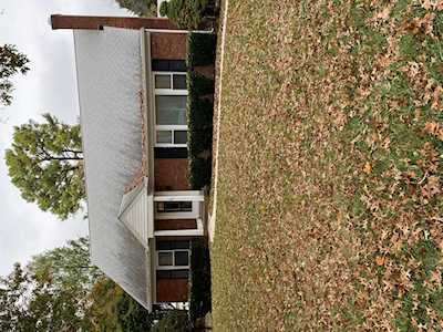 4411 Saint Regis Ln Louisville, KY 40220