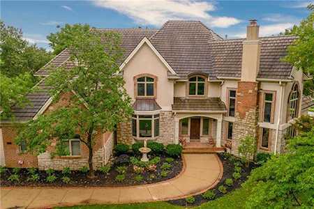 1416 Woodbury Ln Liberty, MO 64068