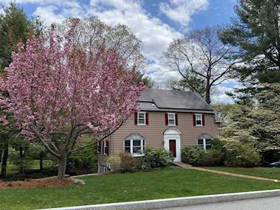 37 Emerson Rd Winchester, MA 01890