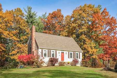 64 Stoney Point Dr Kingston, MA 02364
