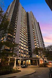1460 N Sandburg Terrace #1607 Chicago, IL 60610