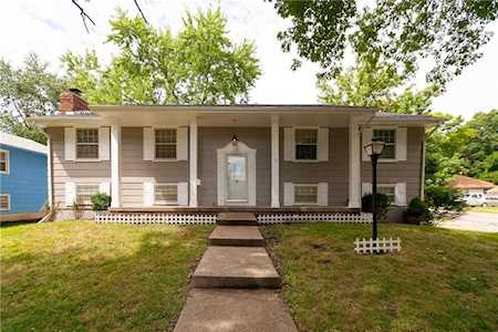 708 NE Darwin St Lees Summit, MO 64063