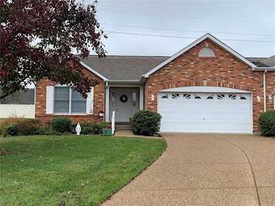 2155 Farnsworth Ofallon, MO 63368