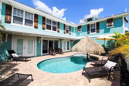 300 N Shore Dr #A Anna Maria, FL 34216