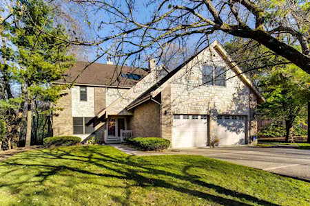 9 Chicory Ln Riverwoods, IL 60015