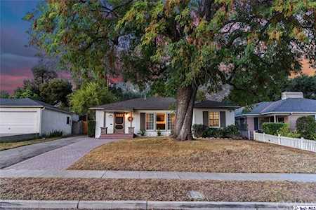 1821 Meadowbrook Road Altadena, CA 91001