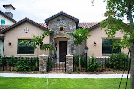 143 E Venice Ave Venice, FL 34285