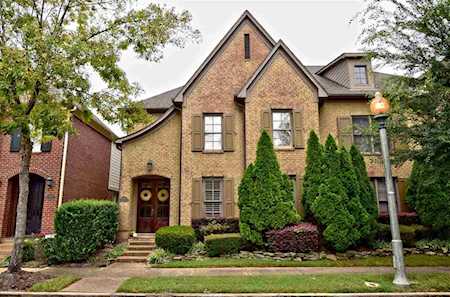 800 Deloach Cv Collierville, TN 38017